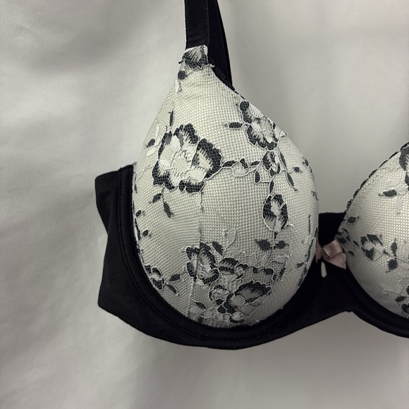 Victoria’s Secret Bra 34D Lined Demi Body By Victoria Black White Lace - Picture 3 of 9